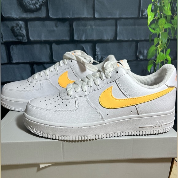 Nike Air Force 1 ’07 - Picture 3 of 10
